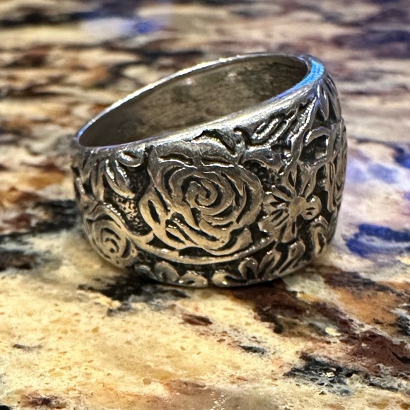 Silpada floral sterling silver ring - Picture 5 of 5